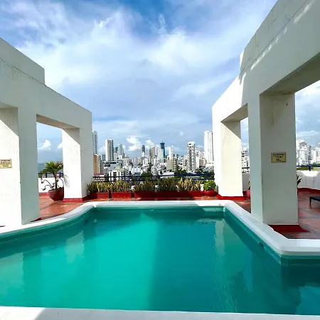 Luxury Mediterranean Apartment *